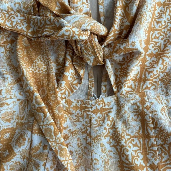 Patterned Yellow Romper ✨ - Picture 4 of 6